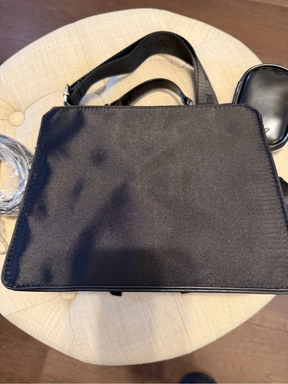 Steve Madden structured steve